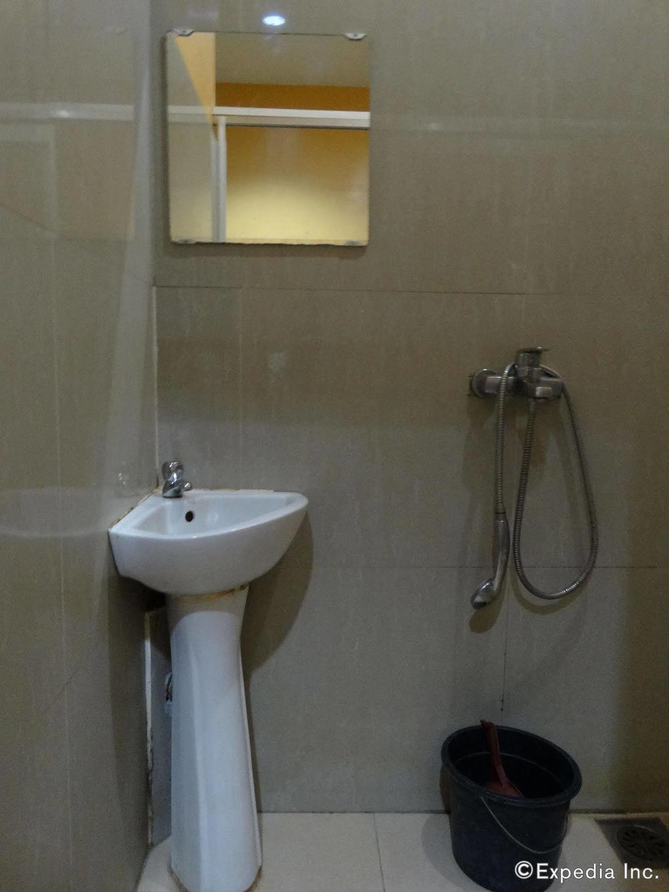 Daylight Inn Davao City Extérieur photo