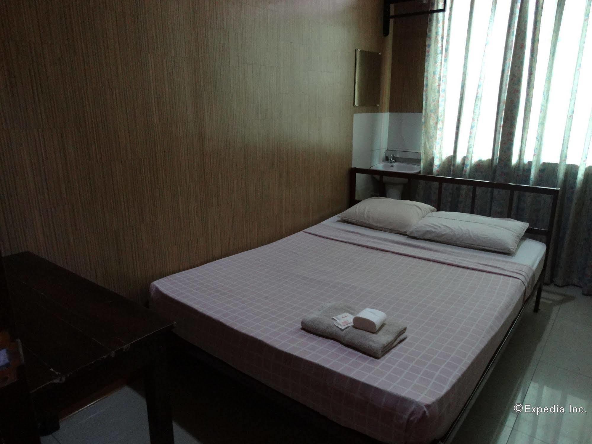 Daylight Inn Davao City Extérieur photo