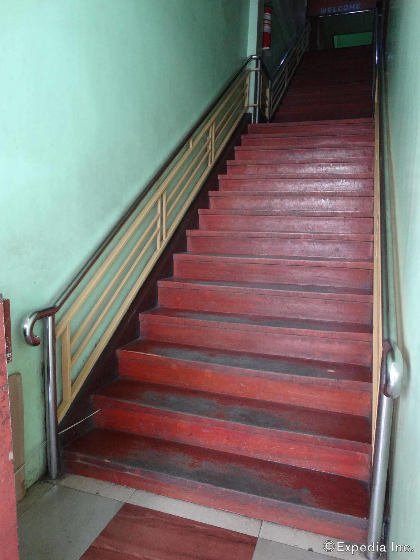 Daylight Inn Davao City Extérieur photo