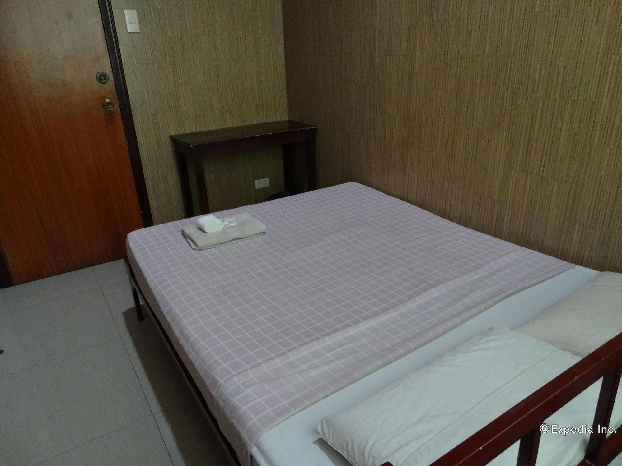 Daylight Inn Davao City Extérieur photo