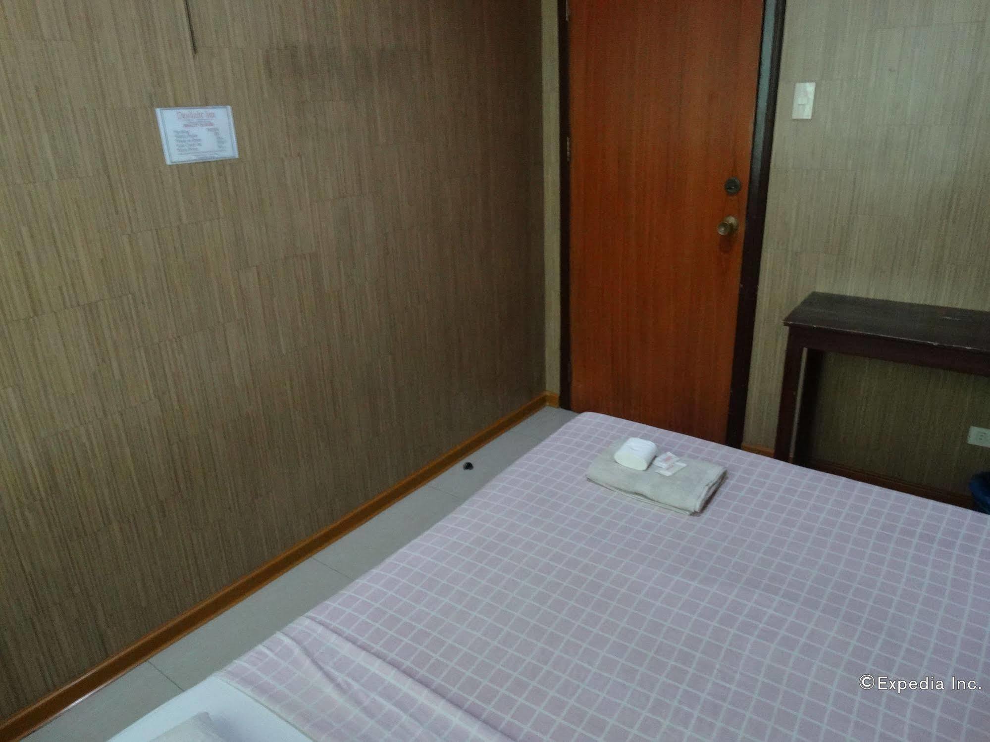 Daylight Inn Davao City Extérieur photo