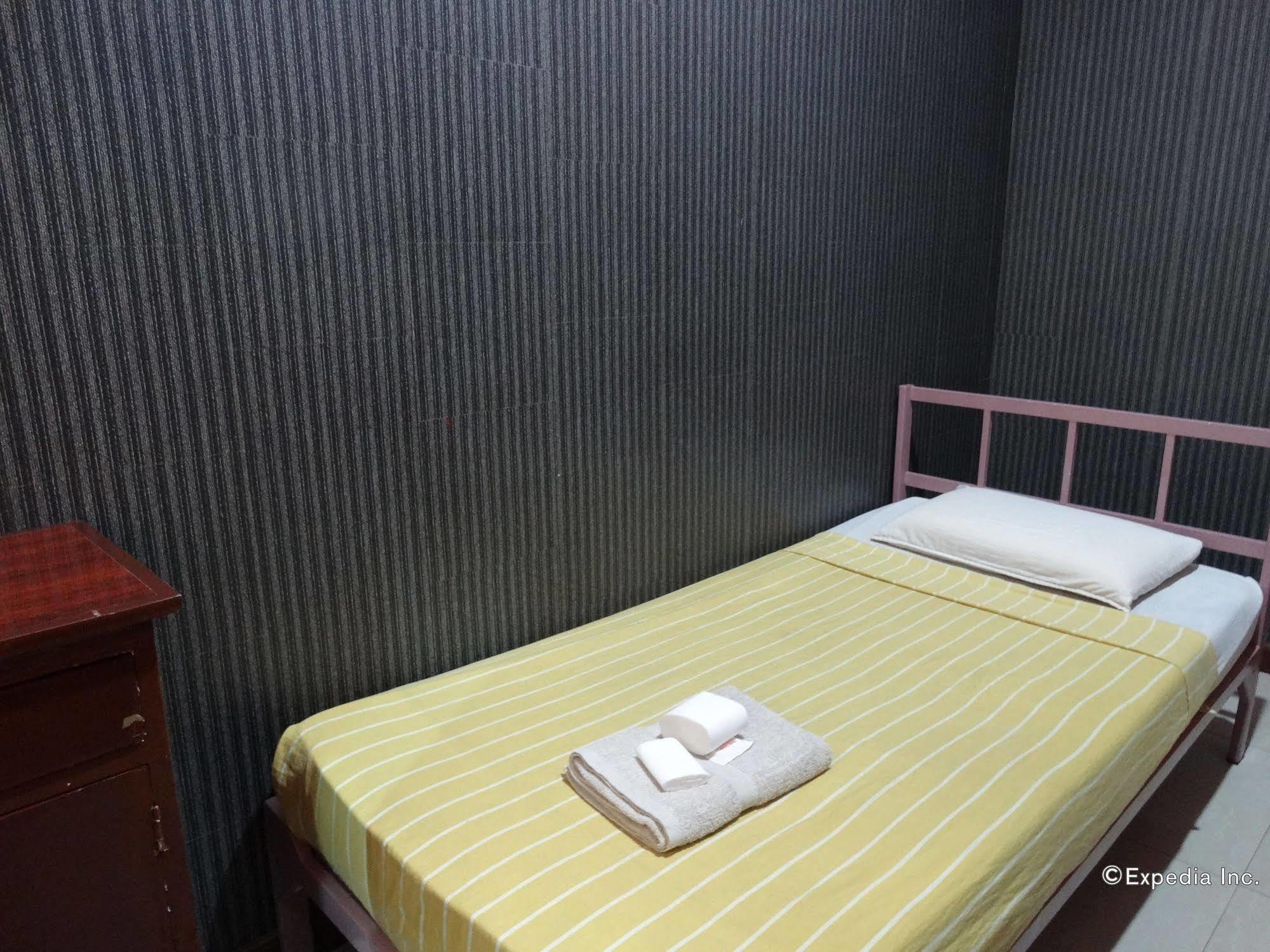 Daylight Inn Davao City Extérieur photo